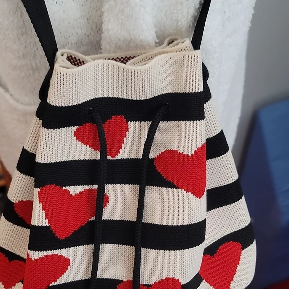 Stylish Heart Patterned Crossbody Bag - Picture 5 of 10